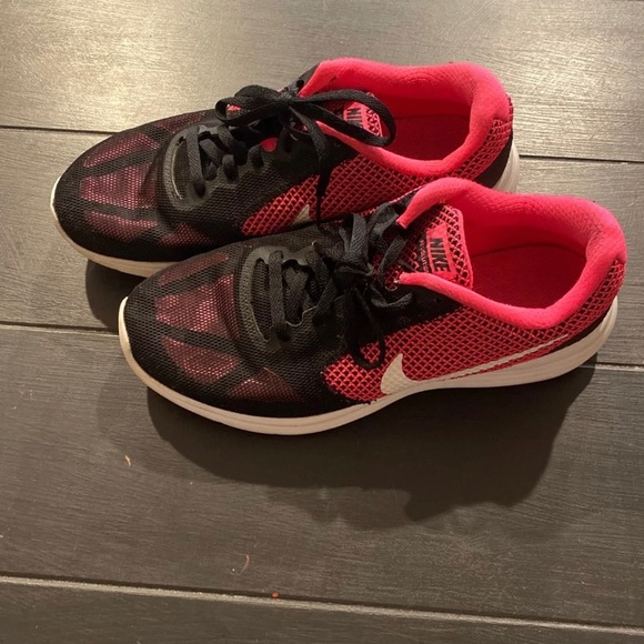 nike revolution 3 womens pink